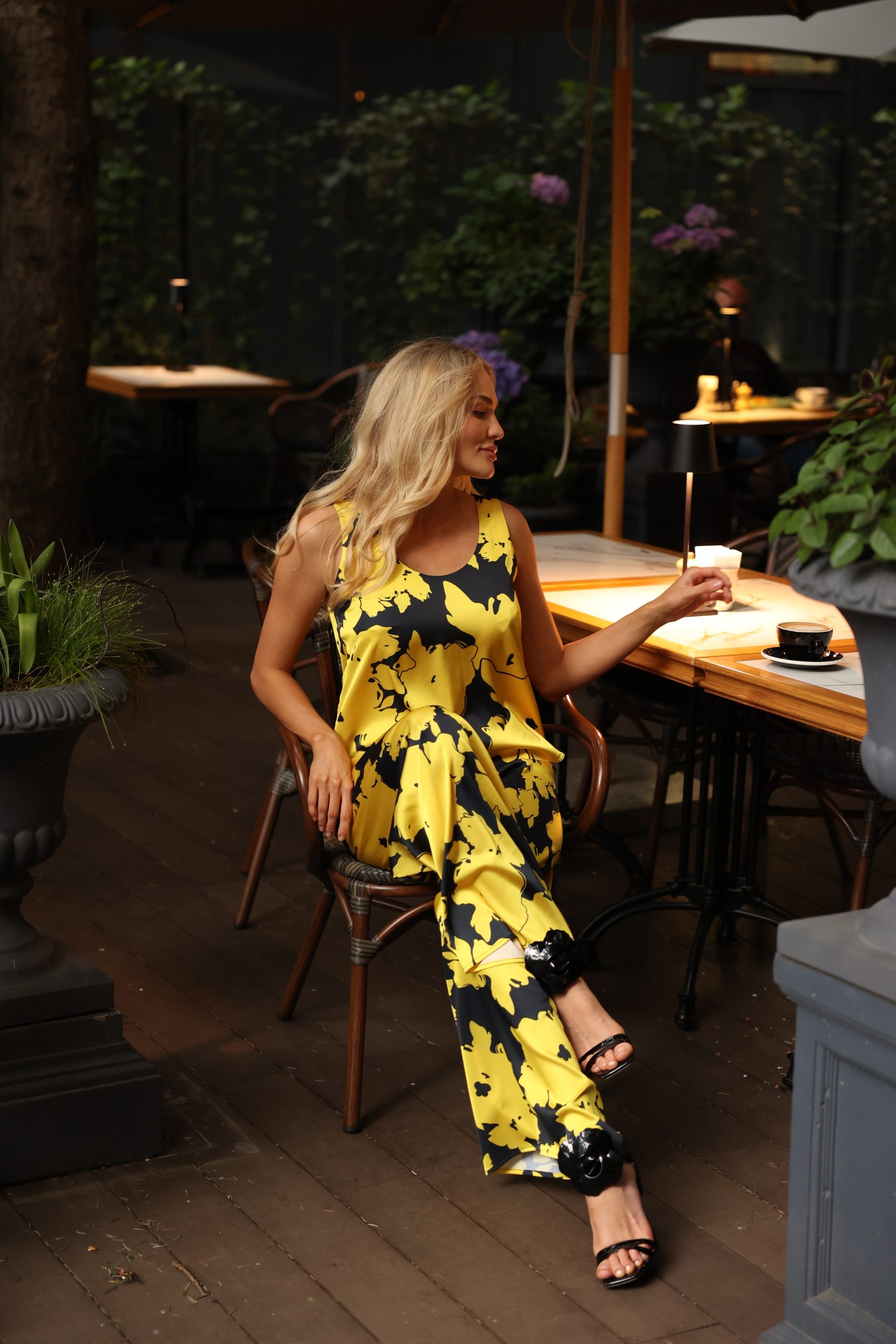 chaika-r078-mayka-yellow-flower-sleeveless-top-collection-yellow-fl-01-wo5GLOe4